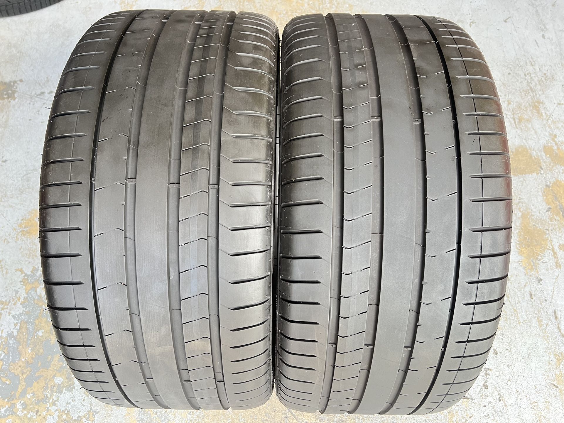 For Sale Two Tires 275/30/20 Pirelli P Zero PZ4 Runflats With 80% Left Like New Mercedes Bmw Used