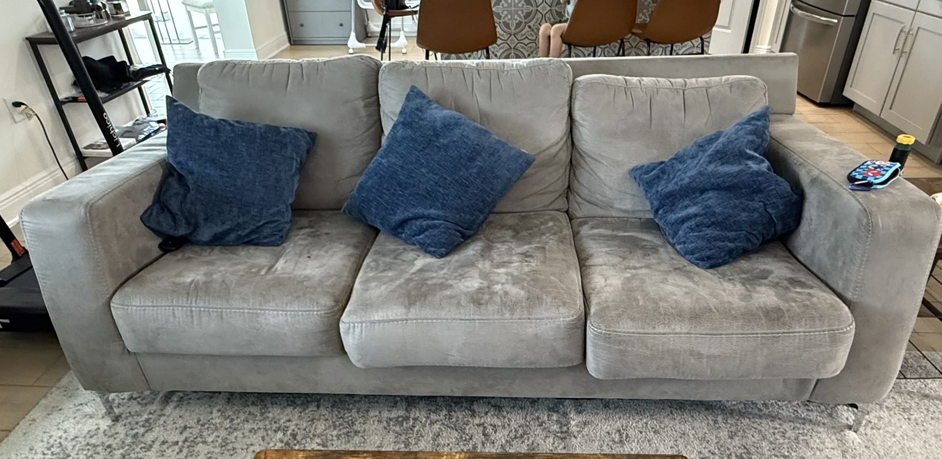 Couch & Chair 