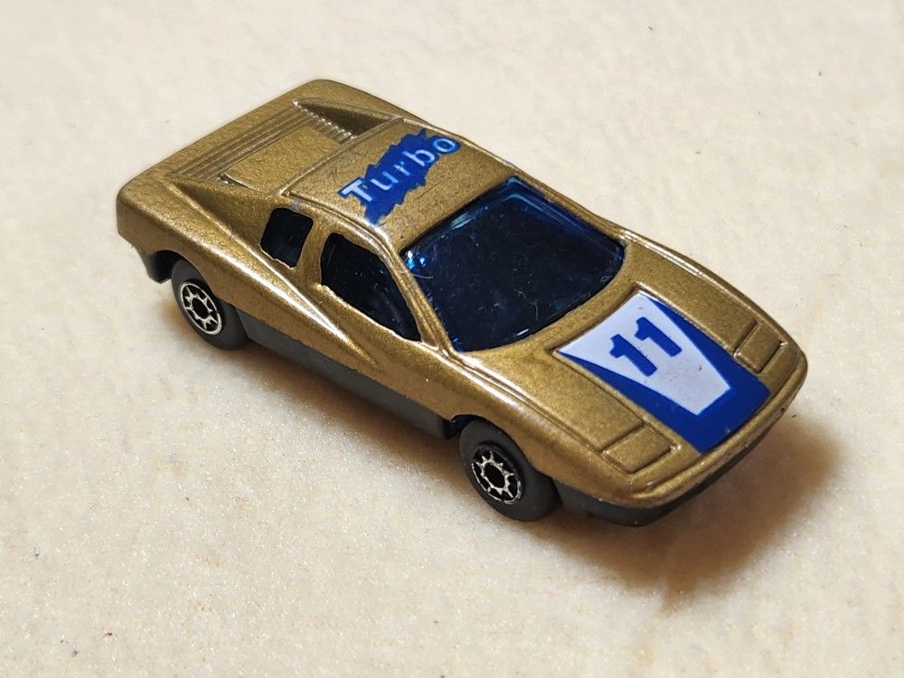 Golden Turbo 11 Car