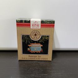 HALLMARK KEEPSAKE ORNAMENT 1991 Claus & Co R.R. Passenger Car V820 BB PA 