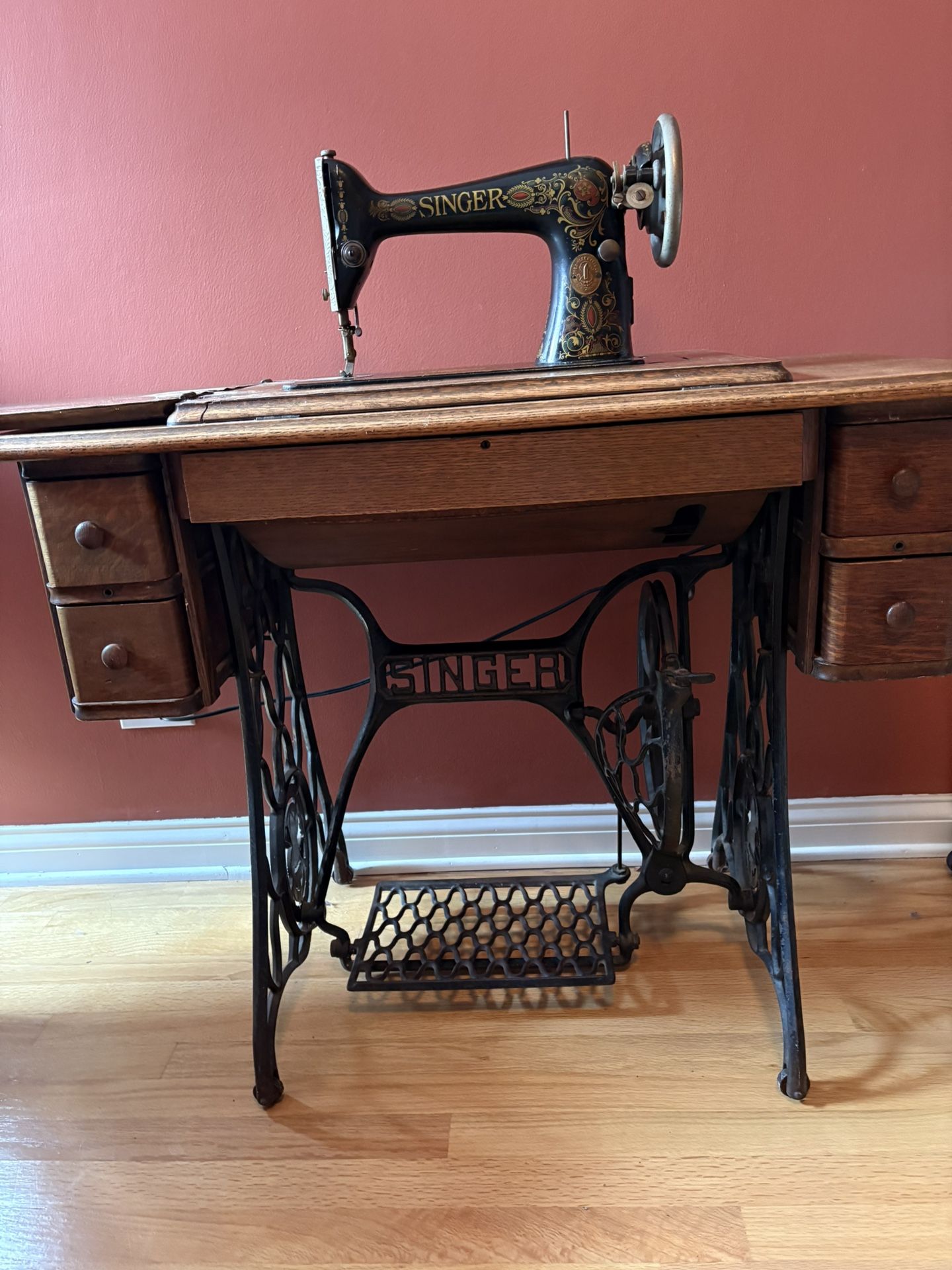 Singer Sawing Machine Vintage