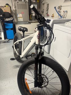 White Samson Fat Tire Electric Bike – 26x4”