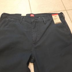 Levis XX Chino Standard  Taper Stretch  38w.  32 L 