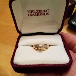 Gold And Diamond Wedding Ring Size 7