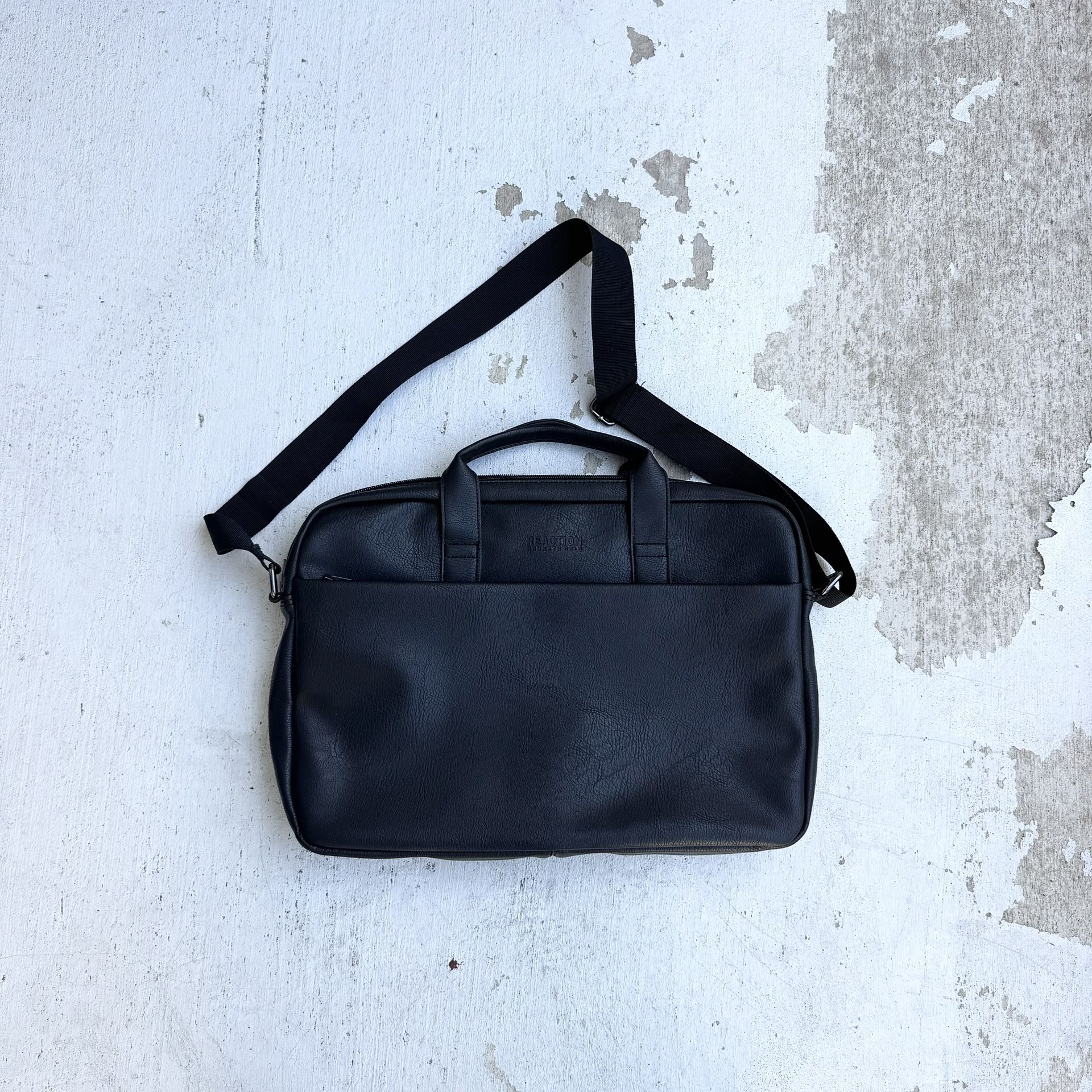 NEW Kenneth Cole Laptop Messenger Bag $40 OR BEST OFFER