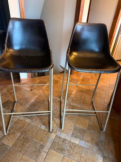 5 Black leather stools