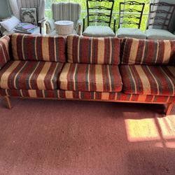 Del-Teet Couch
