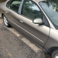 Ford Taurus 2002