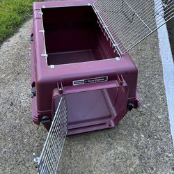 Petmate 2 door delux Kennel