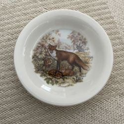 Fox  Plate – Spirito Porcelain, Scene Of A Fox Family, Excellent Condition
