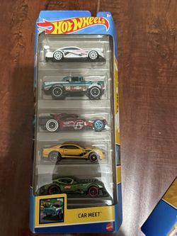 Hot Wheels Car Meet Set