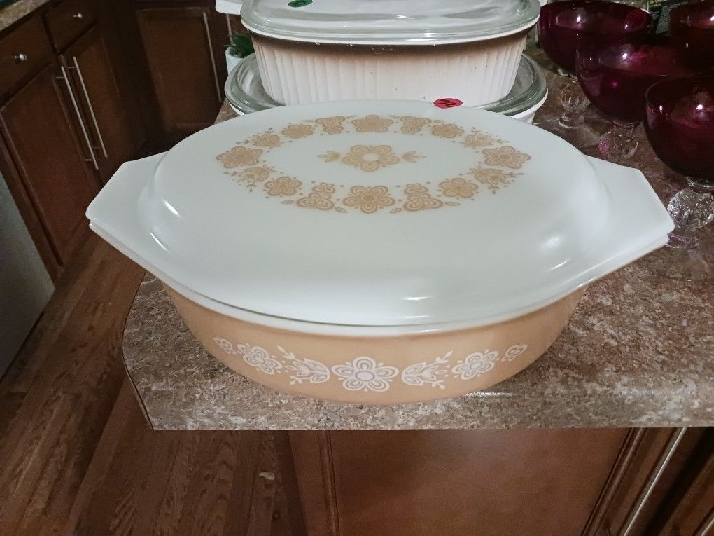 Vintage Pyrex Butterfly Gold Serving Dish And Lid