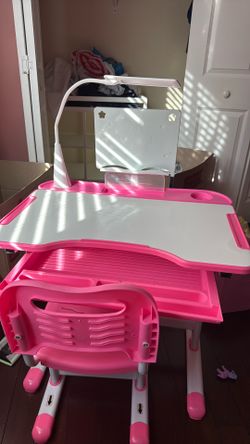 Kids desk