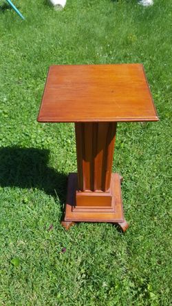 Solid Wood Pedestal