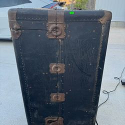 Hartmann cushion-top wardrobe steamer trun