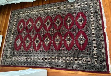 4’ x 6’ red Pakistan 100% wool rug bokara