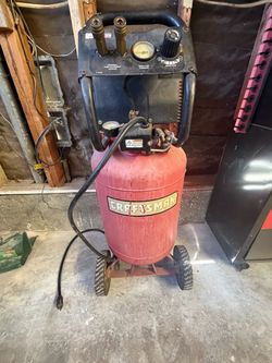 Craftsman 25 Gallon Vertical Air Compressor with Quick Connect Couplers