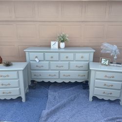 Beautiful Solid Wood Dresser And Nightstands Set. Free Delivery