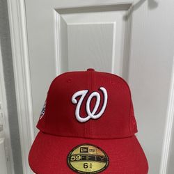 FITTED HAT