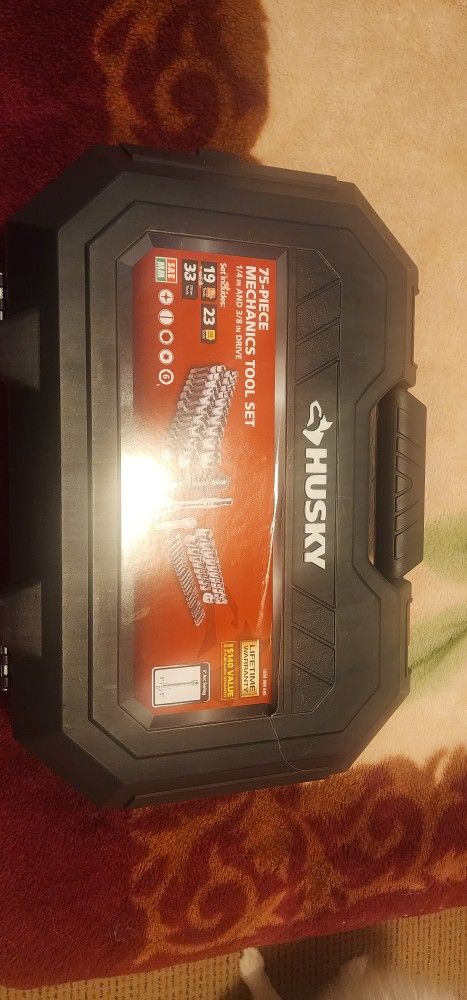 HUSKY 75-PIECE MECHANICS TOOL SET