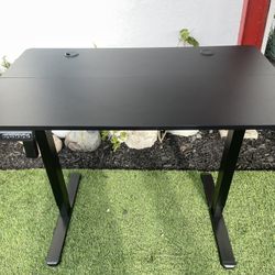 Desk - Standing, Adjustable