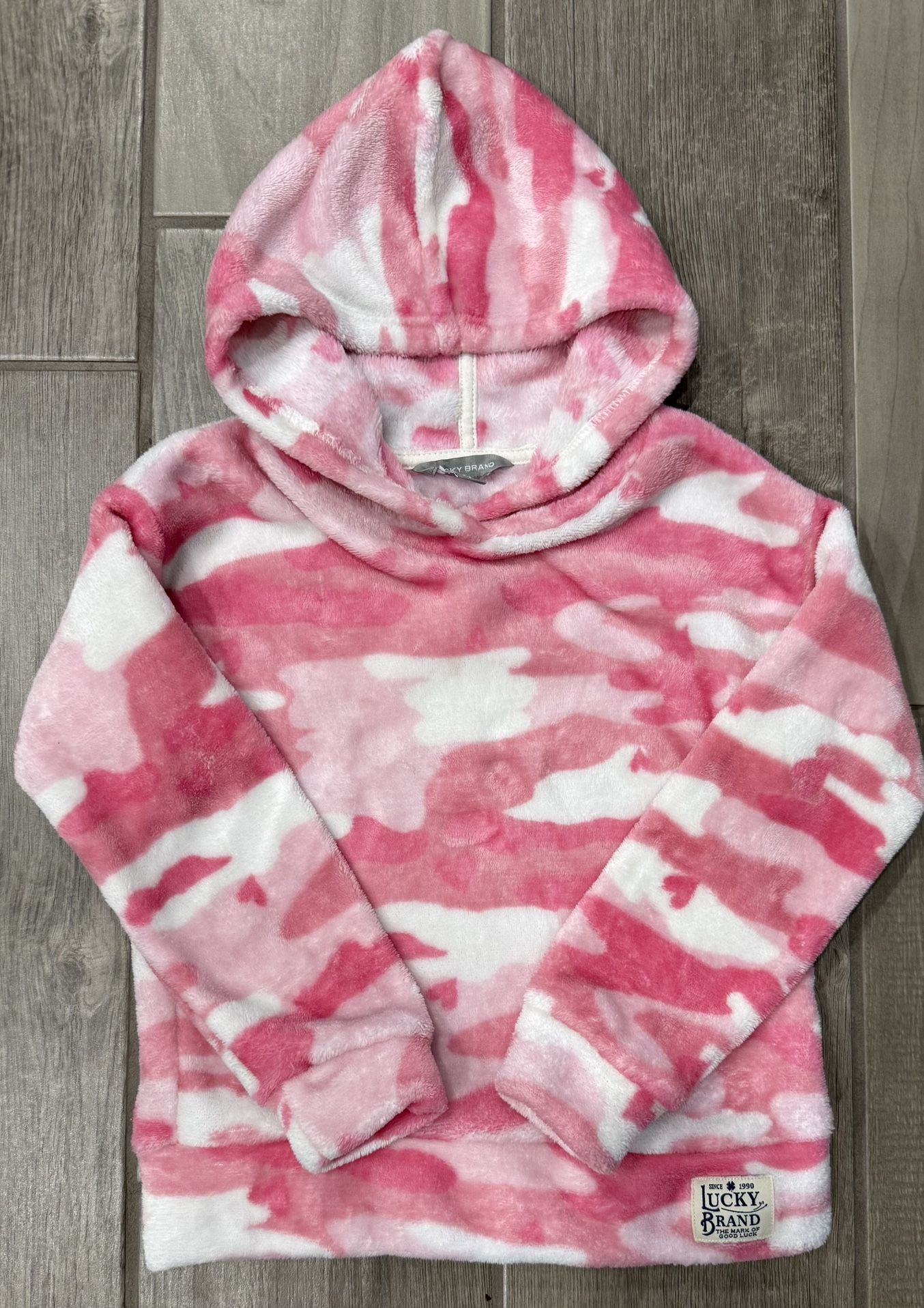 Lucky Brand kids’ pink camo fleece hoodie Sweatshirt
