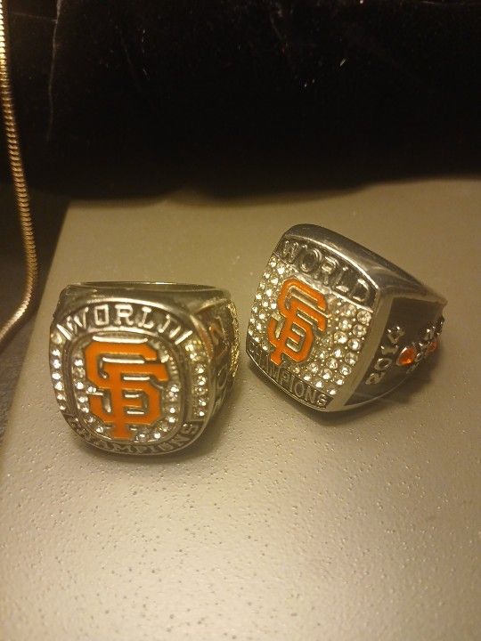 MLB SF GIANTS WORLD CHAMPIONSHIP RINGS (2)  