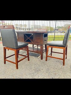 Counter height, Dining Table with swivel chairs