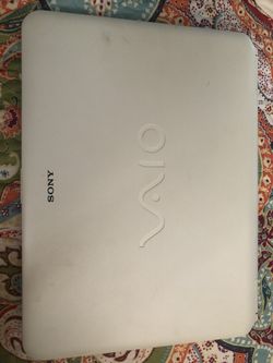 White Sony laptop computer windows 7