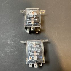 Lot of 2 Deltrol Controls Relays 165TM 23145-70 & 267TM 23487-70 24VAC Flange Mount