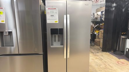 Whirlpool 28.7-cu ft Standard-Depth 36-in Wide Side-by-Side Refrigerator with Ice Maker ,Water and Ice Dispenser (Fingerprint Resistant Stainless Fini