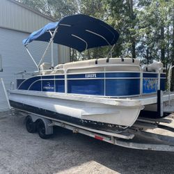 21’ Bennington Pontoon Boat With Yamaha Engine
