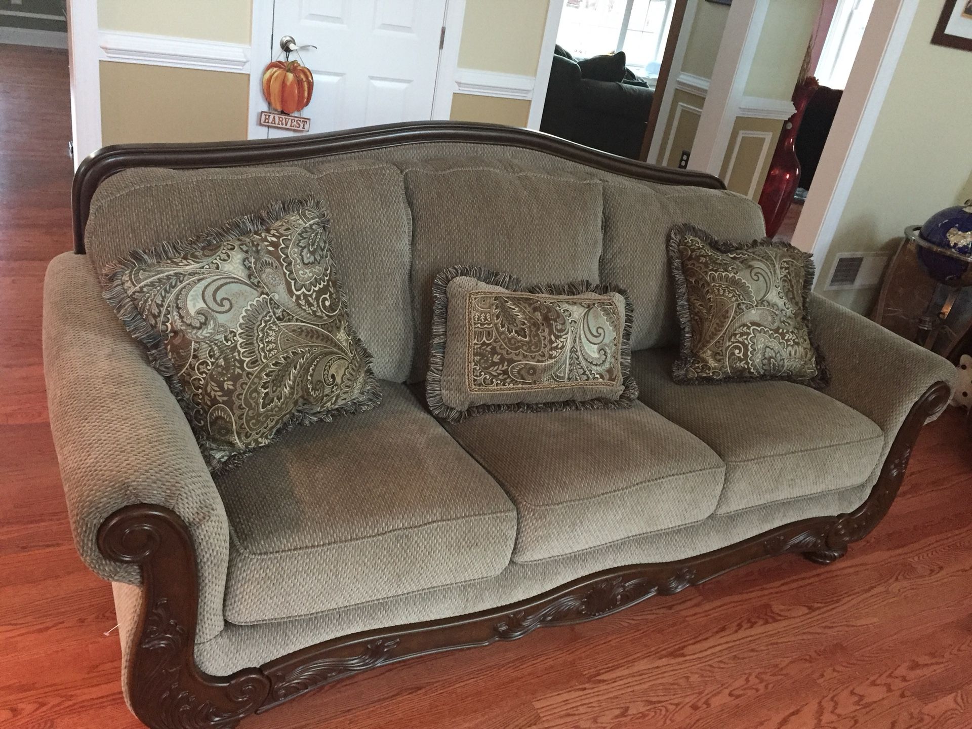 2 brand New Ashley Martinsburg Sofa