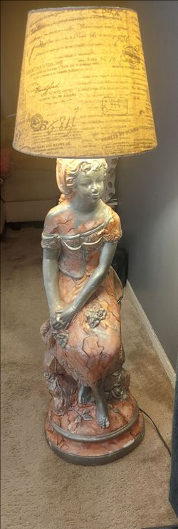 Large seated woman vintage lamp