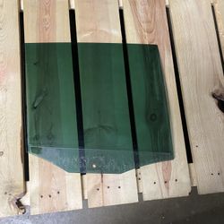 VW Tiguan Rear Door Privacy Glass Parts 5N0(contact info removed)A