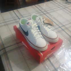 Wemons Shoes Size (9 1/2)