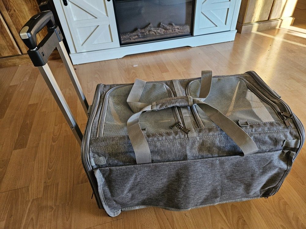 New Double Rolling Pet Carrier