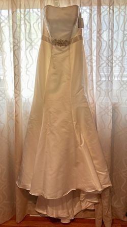 NEW Ivory Wedding Dress