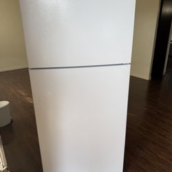 Refrigerator 18 Cu Ft