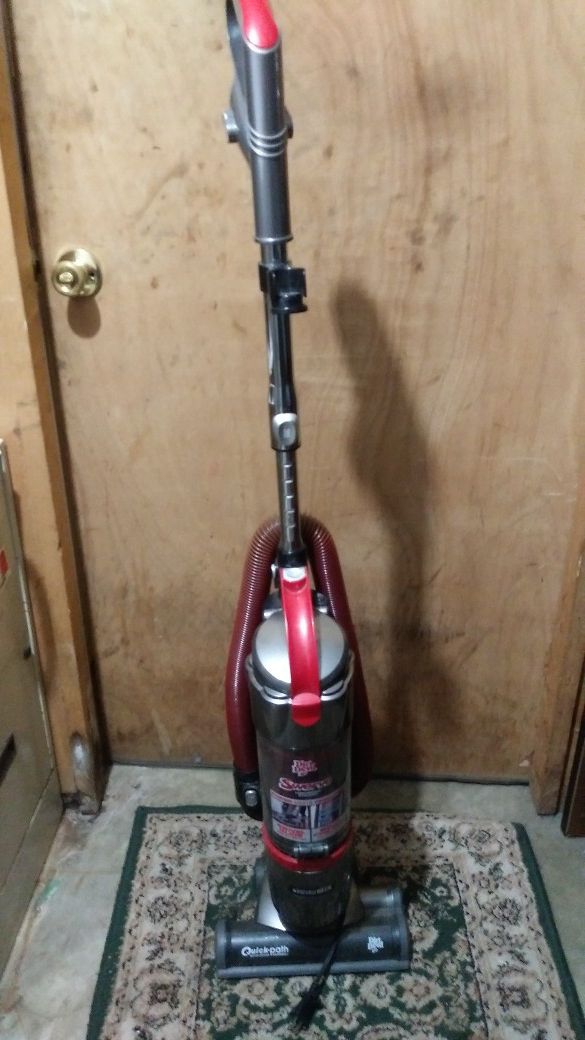 Vacuum (DIRT DEVIL QUICK PATH)