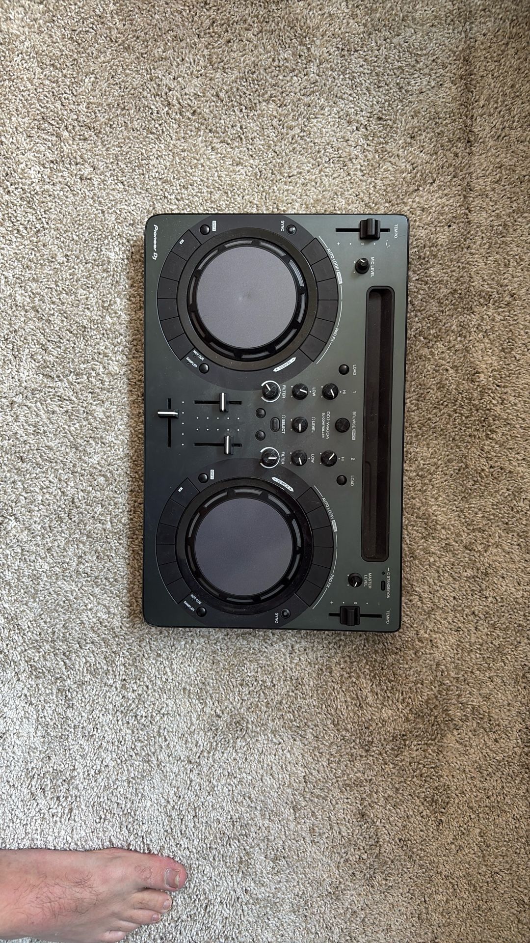 Pioneer DJ DDJ-WeGO4 Black DJ Controller