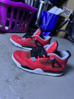 Jordan 4s Toro Bravos