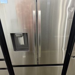 Samsung French Door Mega Capacity refrigerator With Ice And Water 
