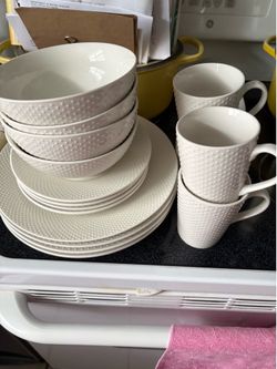 Swiss Dot Dinnerware