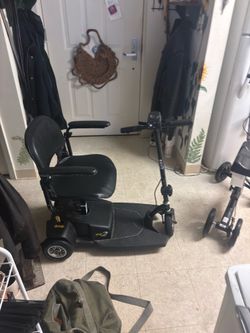 Portable scooter weighs 41 pounds Portable scooter weighs 41 pounds