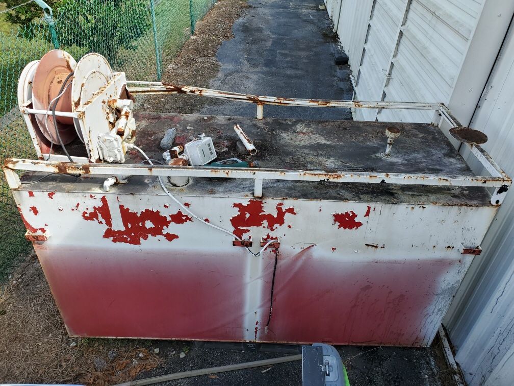 750 gallon diesel fuel tank