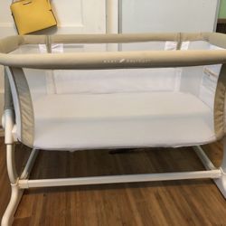 Baby Delight Baby Bassinet Crib 