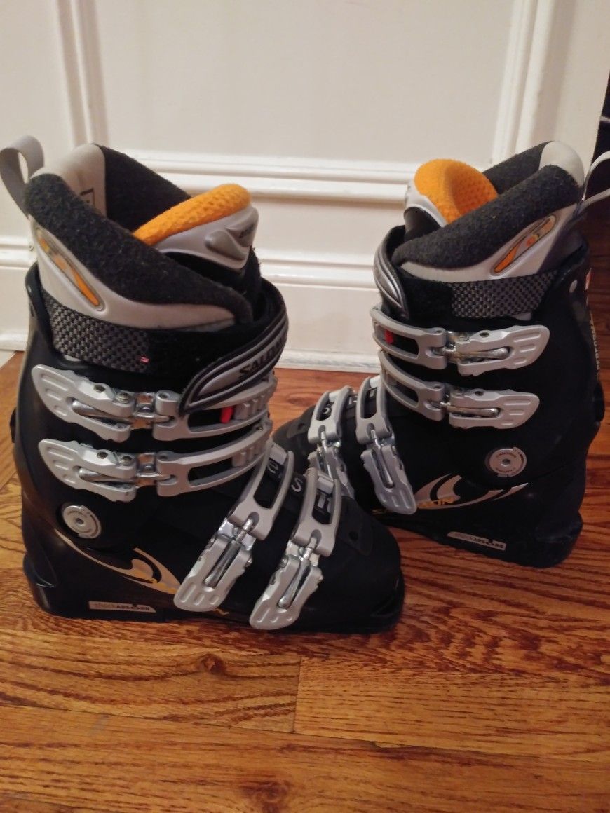 Women's Salomon Ski Boots 23.0