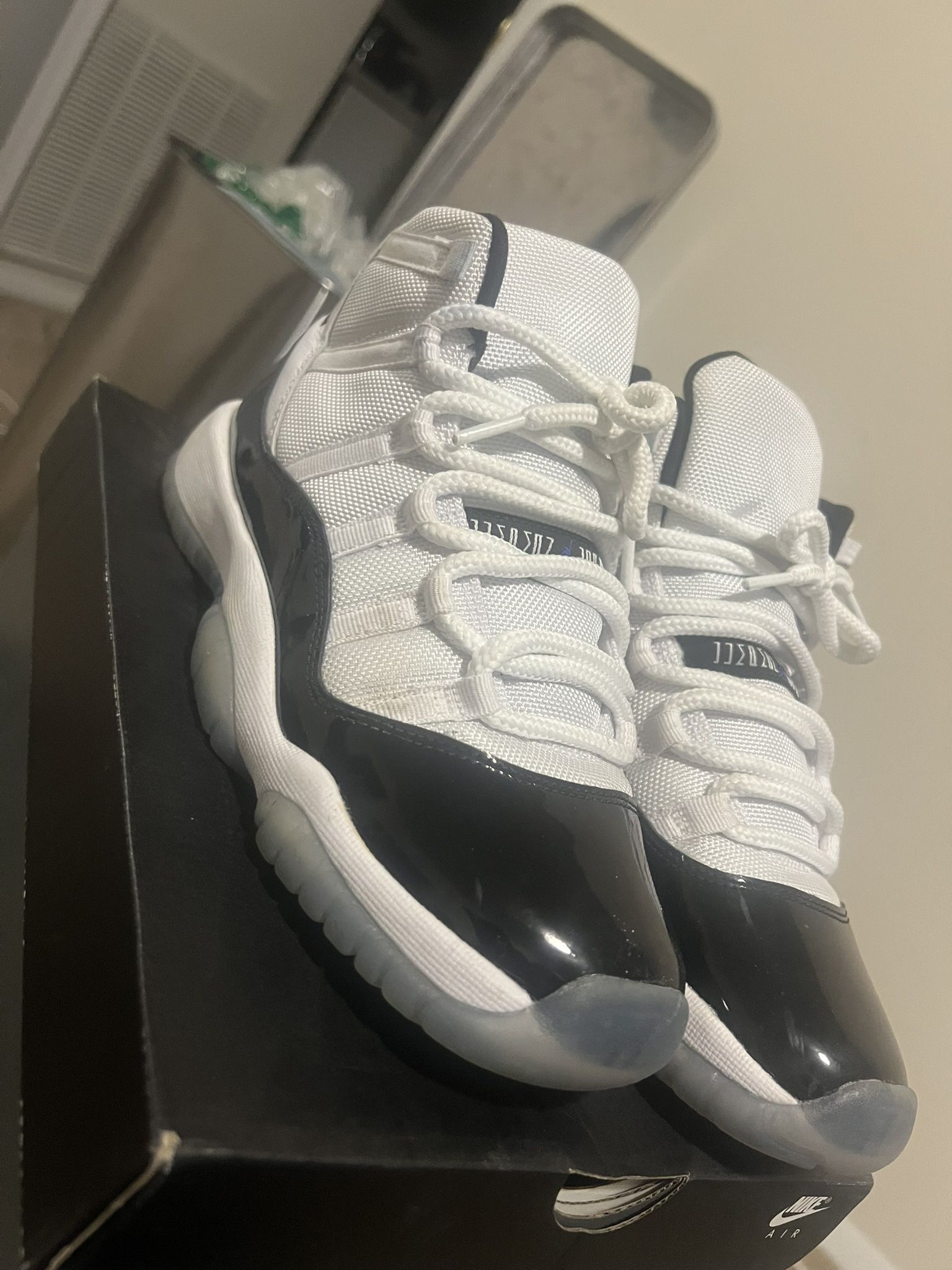 Concord 11s Size 7