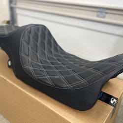 Drag Specialties Predator 3 Seat for Harley Touring